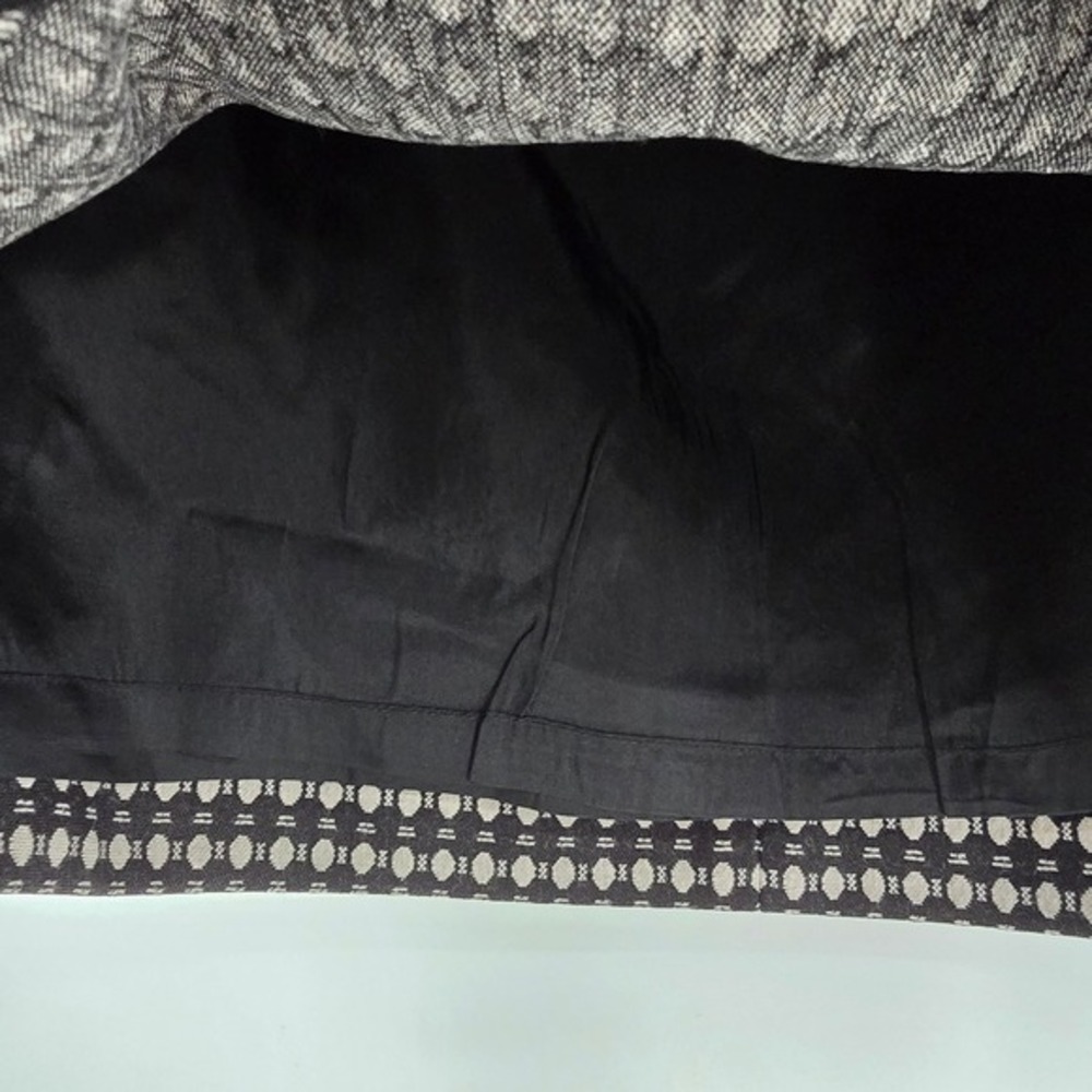 Ann Taylor LOFT Skirt Black & White Dot Pattern Career Casual Size 2P - Picture 6 of 10